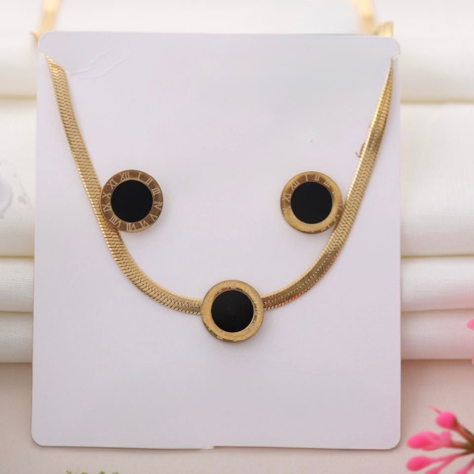 Round Mother of Pearl Set