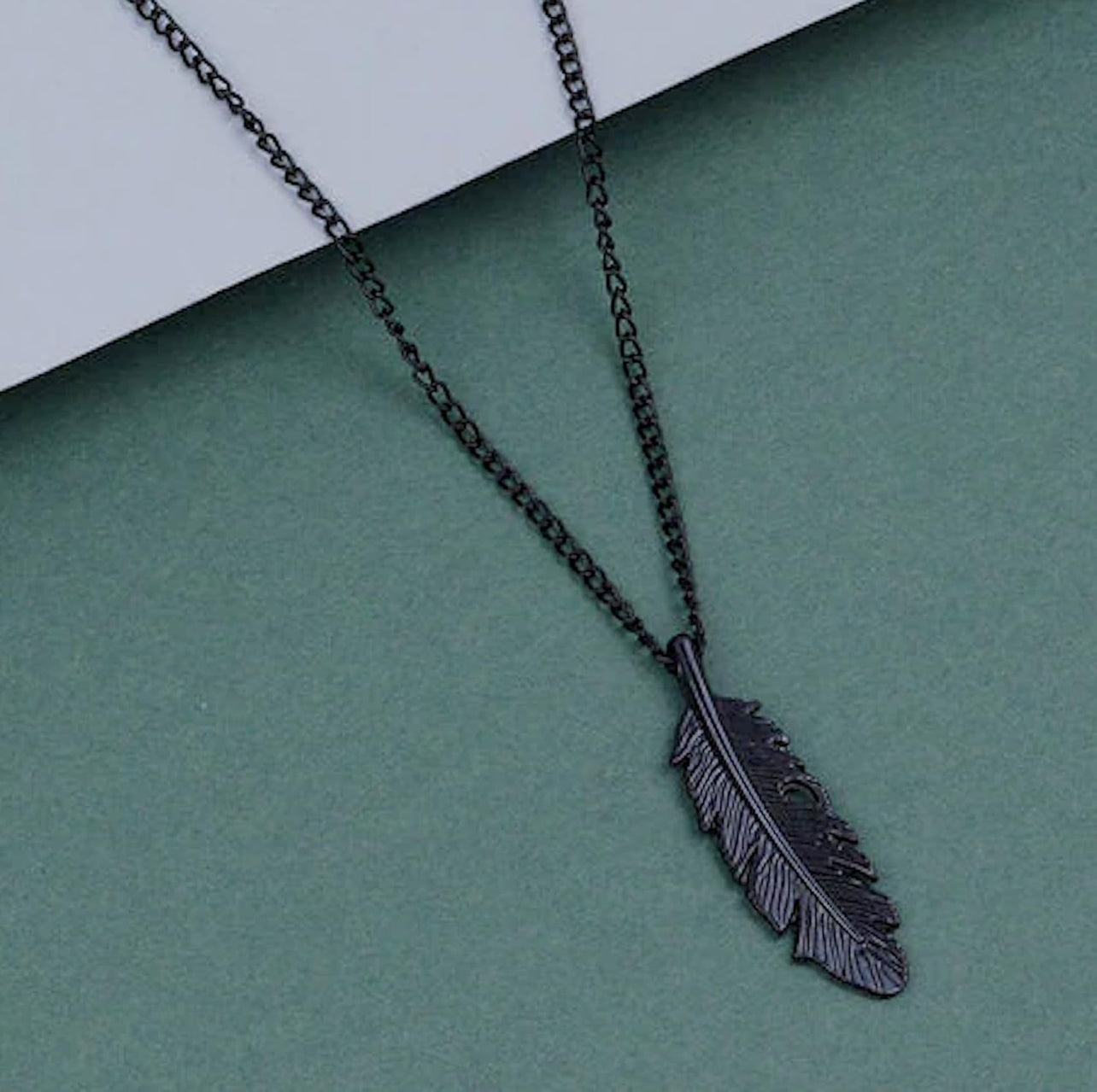 Black Leaf with Slim Chain