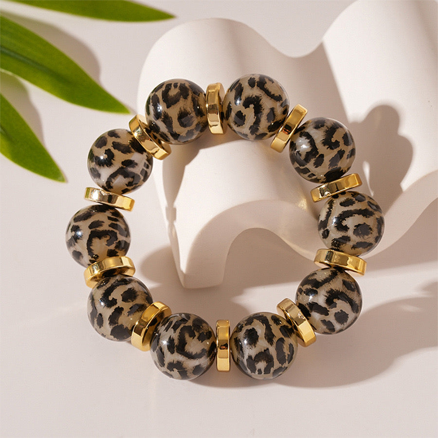 Gray leopard pattern beaded bracelet