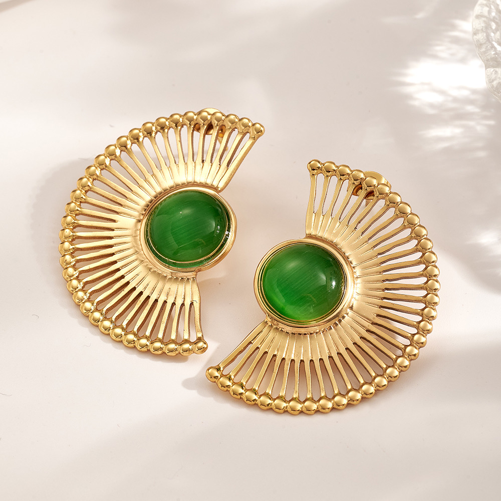 Green Fan Stud