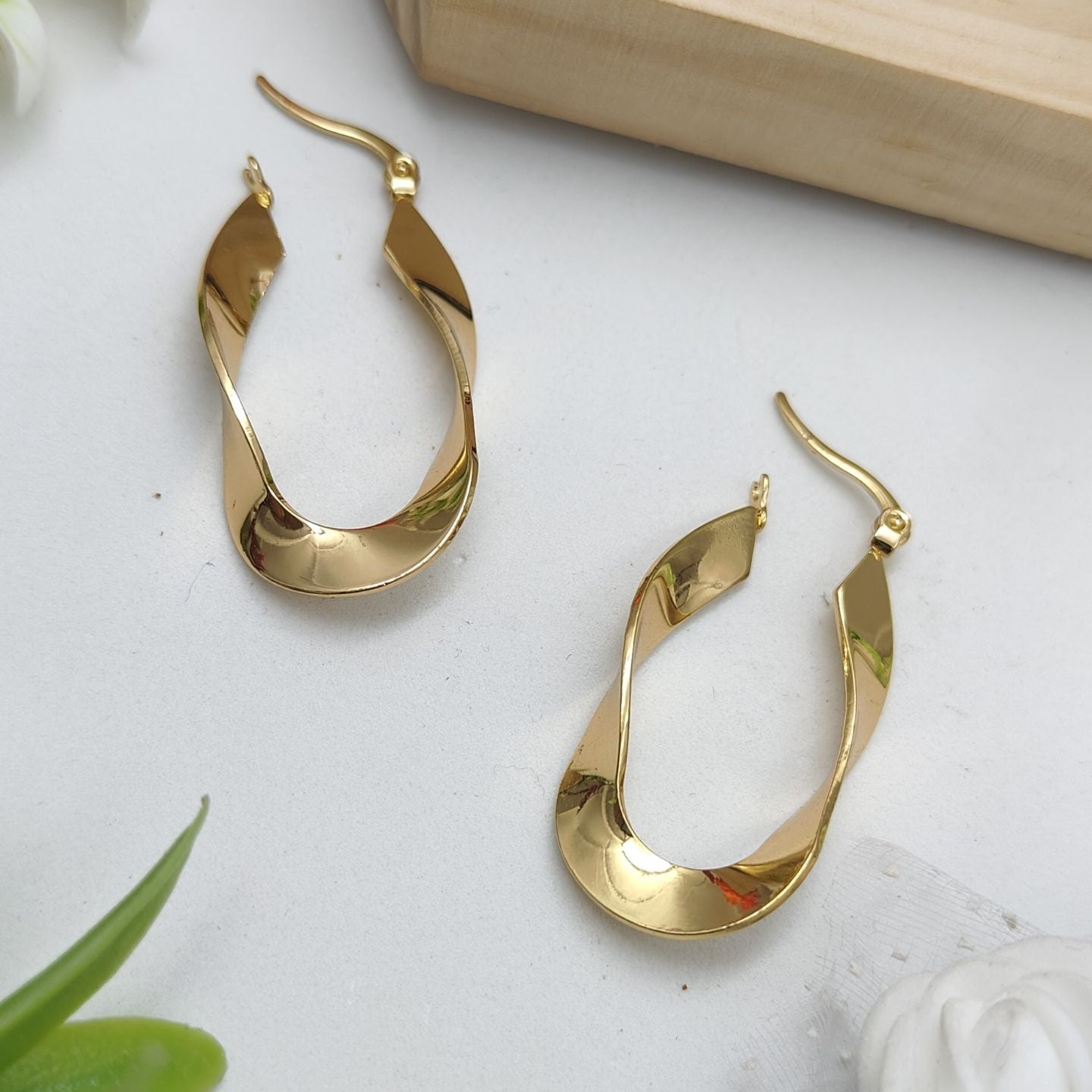 Refined Luxe Hoops (Golden)