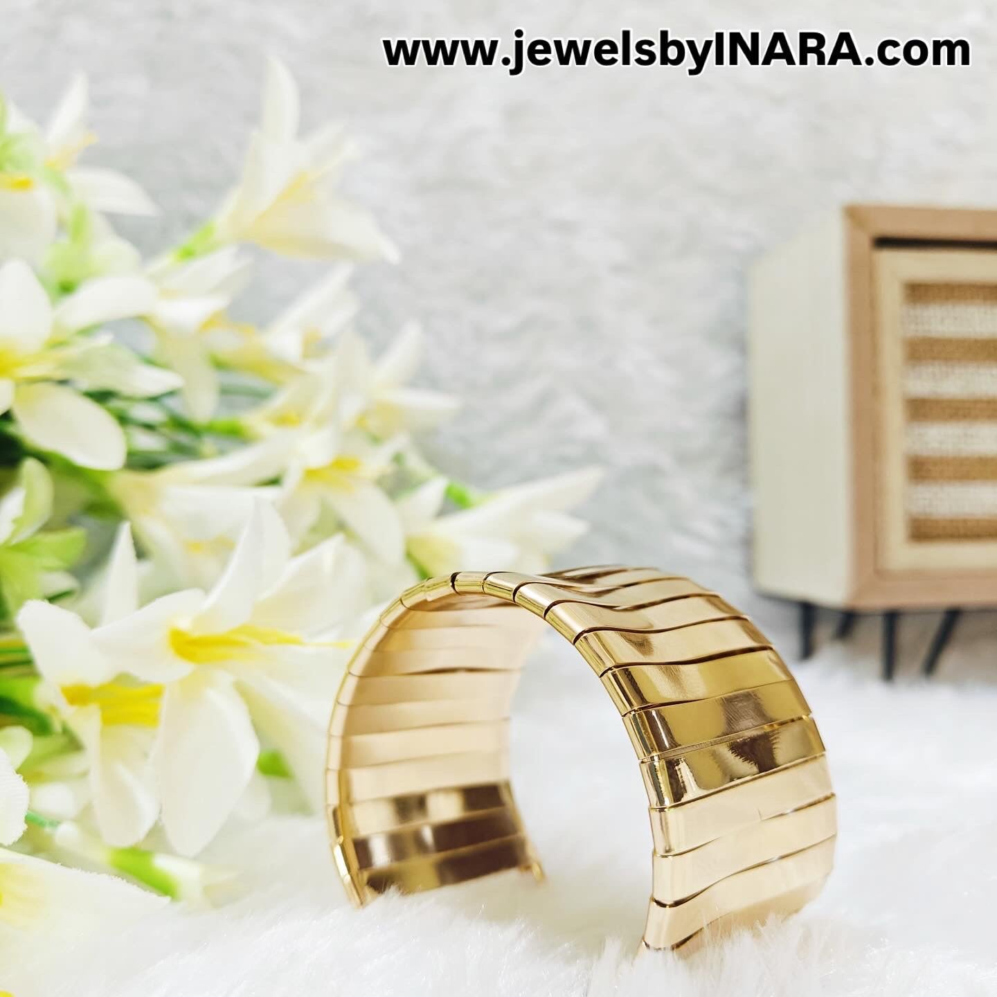 Open Adjustable broad Golden Bracelet