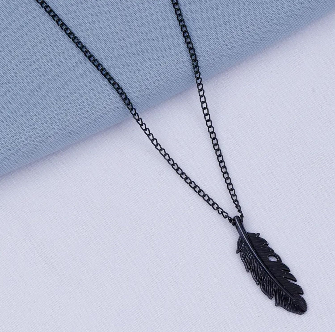 Black Leaf with Slim Chain