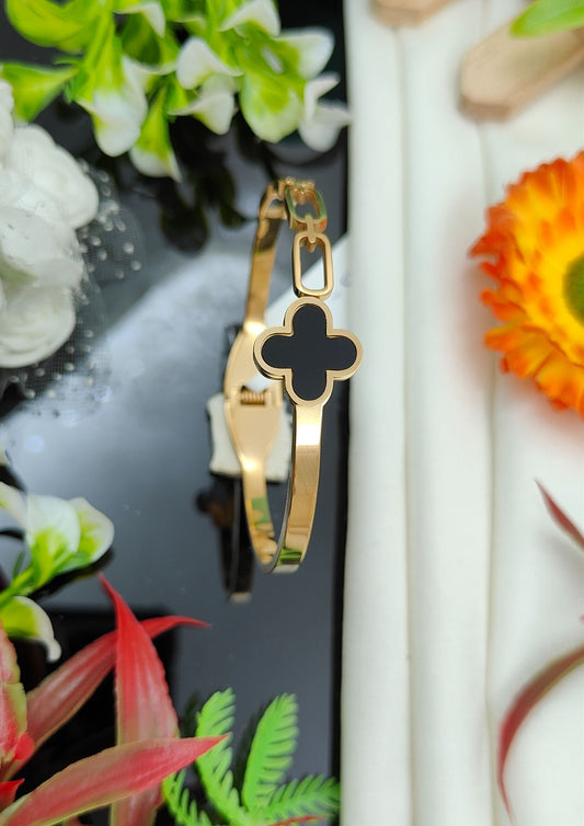 Kinsey clover Bracelet