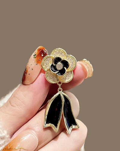 Flower with drop design broach