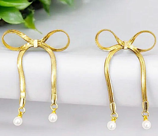 Celeb Long Bow with Pearl Earrings 